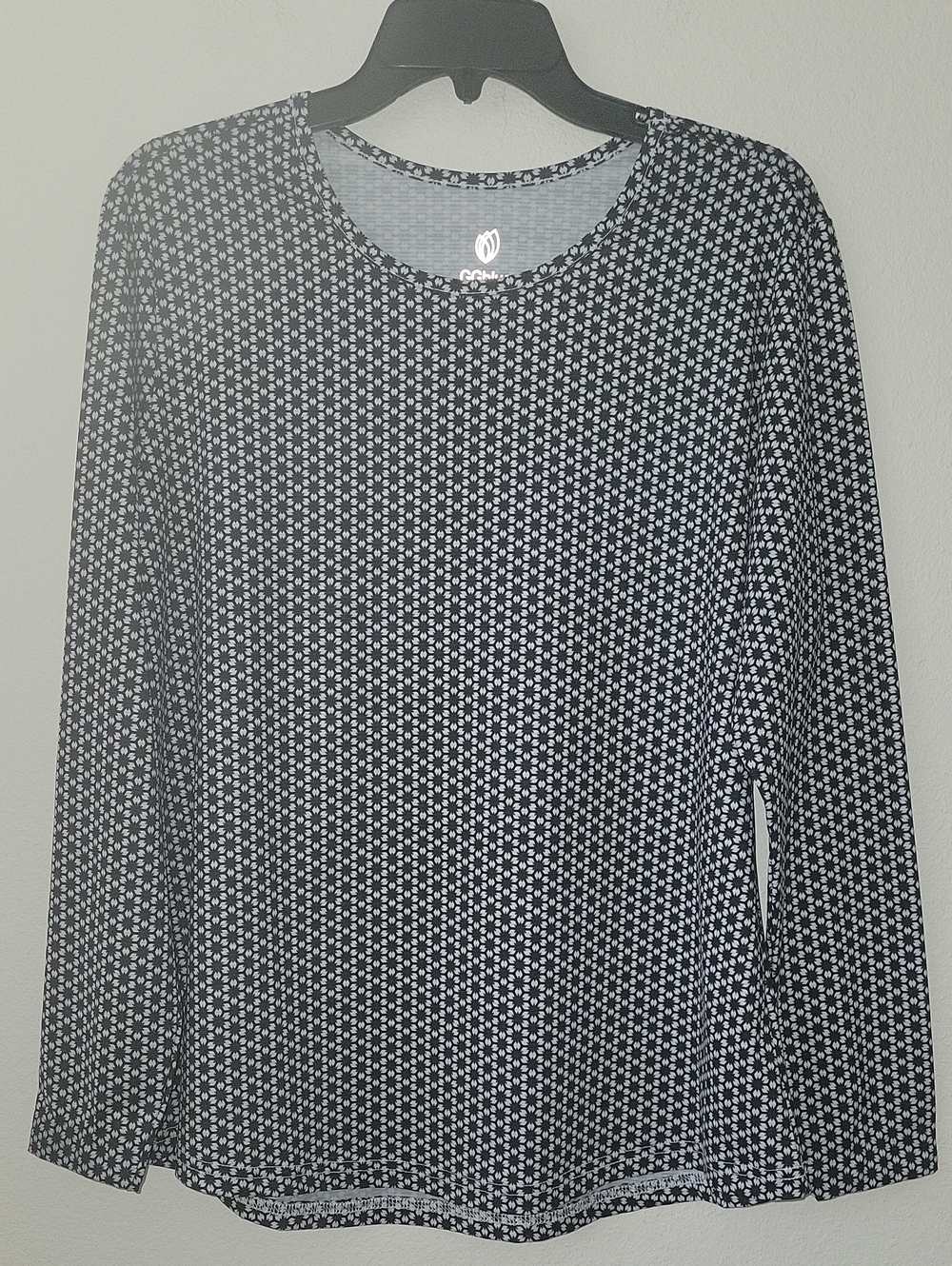 GGblue Luxe Sport geometric print performance top, White/Black, L, NWOT